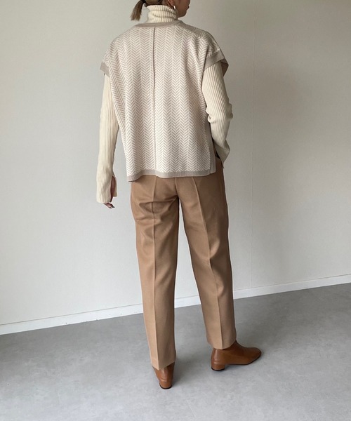 y/m by misato（イムバイミサト）の「幾何学柄ジャガードベスト（ニット/セーター・レディース・ブラック/ベージュ・FREE）」の19枚目の写真