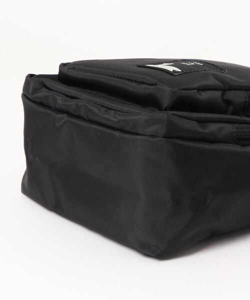 nop de nod(ノップドゥノッド)の「Carre ショルダーバッグ S(ショルダーバッグ・レディース・ブラック/ネイビー/グレー・8)」の17枚目の写真