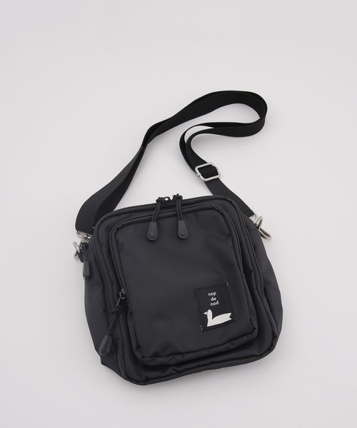 nop de nod(ノップドゥノッド)の「Carre ショルダーバッグ S(ショルダーバッグ・レディース・ブラック/ネイビー/グレー・8)」の2枚目の写真