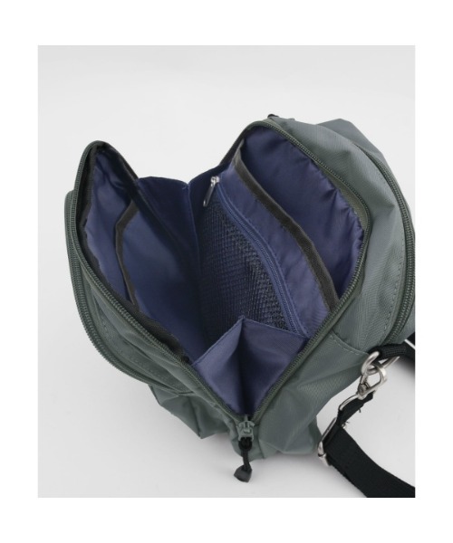 nop de nod(ノップドゥノッド)の「Carre ショルダーバッグ S(ショルダーバッグ・レディース・ブラック/ネイビー/グレー・8)」の12枚目の写真