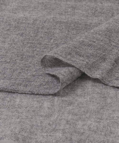 URBAN RESEARCH DOORS（アーバンリサーチドアーズ）の「ウールガーゼ大判ストール（マフラー・レディース・ブラック/グレー系その他・ONE）」の5枚目の写真