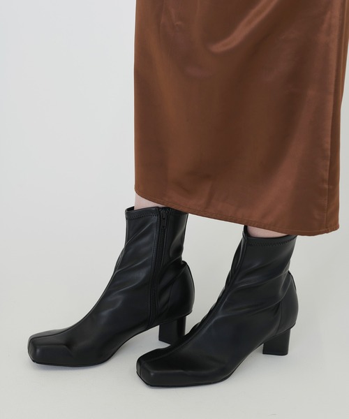 TINA：JOJUN（ティーナジョジュン）の「スクエアトゥ ショートブーツ TINA：JOJUN（ブーツ・レディース・ブラック/アイボリー・S/M/L）」の12枚目の写真