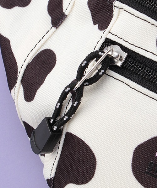 LOVETOXIC(ラブトキシック)の「刺しゅうウエストBAG(ボディバッグ/ウエストポーチ・キッズ・ライトカーキ/ブラック/マルチ・FREE)」の11枚目の写真