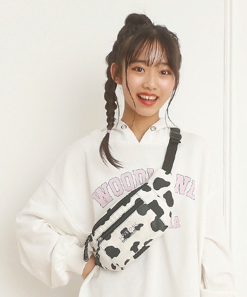 LOVETOXIC(ラブトキシック)の「刺しゅうウエストBAG(ボディバッグ/ウエストポーチ・キッズ・ライトカーキ/ブラック/マルチ・FREE)」の21枚目の写真