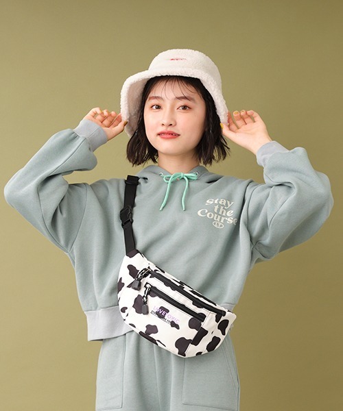 LOVETOXIC(ラブトキシック)の「刺しゅうウエストBAG(ボディバッグ/ウエストポーチ・キッズ・ライトカーキ/ブラック/マルチ・FREE)」の20枚目の写真