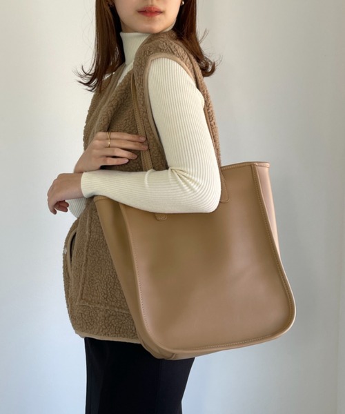 CLEA(クレア)の「【A4収納可能】ビッグポーチ付フェイクレザートート(トートバッグ・レディース・ブラック/ベージュ/ブラウン/ベージュ系その他・FREE)」の14枚目の写真