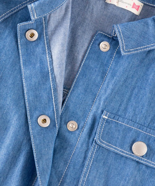 KP(ケーピー)の「ライトデニムシャツワンピース(110-130cm)(シャツワンピース・キッズ・ブルー・110cm/120cm/130cm)」の4枚目の写真