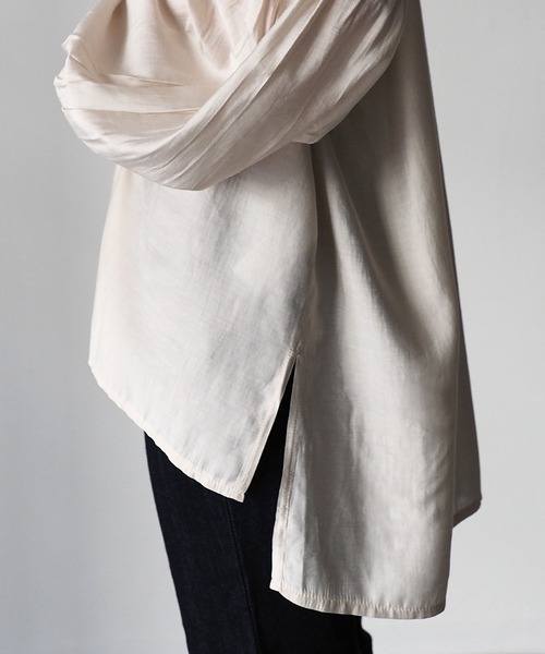 Riberry（リベリー）の「シアーキーネックギャザーブラウス（シャツ/ブラウス・レディース・ブラック/モカ/ライトベージュ・MEDIUM）」の13枚目の写真