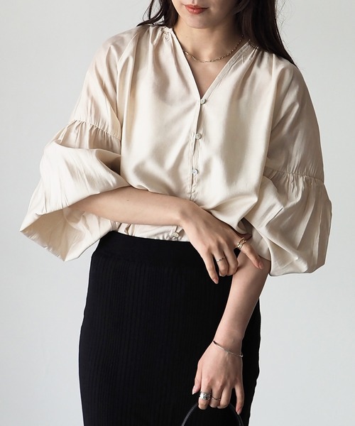 Riberry（リベリー）の「シアーキーネックギャザーブラウス（シャツ/ブラウス・レディース・ブラック/モカ/ライトベージュ・MEDIUM）」の5枚目の写真