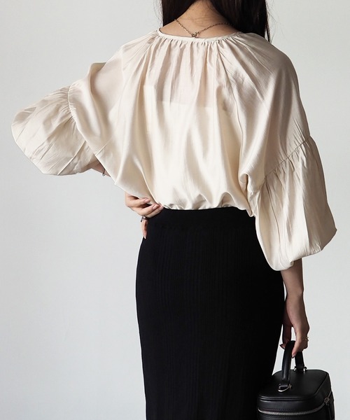 Riberry（リベリー）の「シアーキーネックギャザーブラウス（シャツ/ブラウス・レディース・ブラック/モカ/ライトベージュ・MEDIUM）」の7枚目の写真