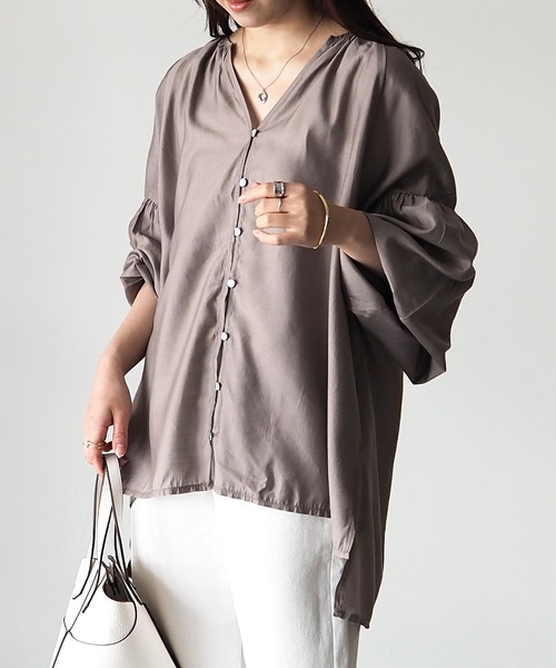 Riberry（リベリー）の「シアーキーネックギャザーブラウス（シャツ/ブラウス・レディース・ブラック/モカ/ライトベージュ・MEDIUM）」の14枚目の写真