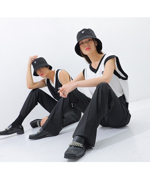 BASIC COTTON(ベーシックコットン)の「A'GEM/9 × .kom『BASIC COTTON/ベーシックコットン』ミックスデザインVネックスウェットベスト(ベスト・レディース・ホワイト/ブラック/ブラック×ホワイト・FREE)」の4枚目の写真