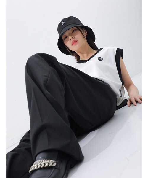 BASIC COTTON(ベーシックコットン)の「A'GEM/9 × .kom『BASIC COTTON/ベーシックコットン』ミックスデザインVネックスウェットベスト(ベスト・レディース・ホワイト/ブラック/ブラック×ホワイト・FREE)」の5枚目の写真