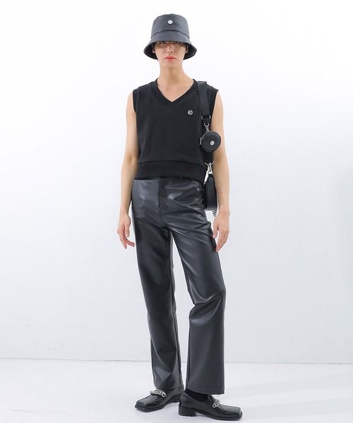 BASIC COTTON(ベーシックコットン)の「A'GEM/9 × .kom『BASIC COTTON/ベーシックコットン』ミックスデザインVネックスウェットベスト(ベスト・レディース・ホワイト/ブラック/ブラック×ホワイト・FREE)」の10枚目の写真