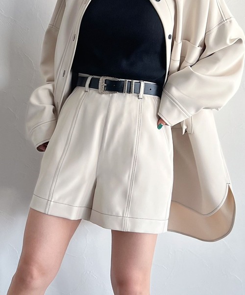 PAGEBOY(ページボーイ)の「CORE / ステッチミニトラウザー(その他パンツ・レディース・ブラック/オフホワイト・SMALL/MEDIUM)」の2枚目の写真