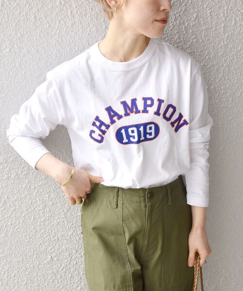 Champion(チャンピオン)の「Champion: カレッジ ロゴ ロングスリーブ Tシャツ WHITE(Tシャツ/カットソー・レディース・ライトホワイト・ONE SIZE)」の1枚目の写真