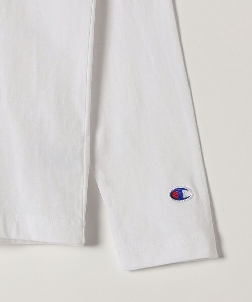 Champion(チャンピオン)の「Champion: カレッジ ロゴ ロングスリーブ Tシャツ WHITE(Tシャツ/カットソー・レディース・ライトホワイト・ONE SIZE)」の5枚目の写真