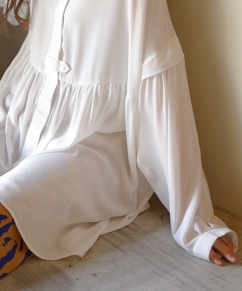 Bou Jeloud（ブージュルード）の「タックスリーブギャザーチュニック（シャツ/ブラウス・レディース・ネイビー/オフホワイト/グリーン・38）」の17枚目の写真