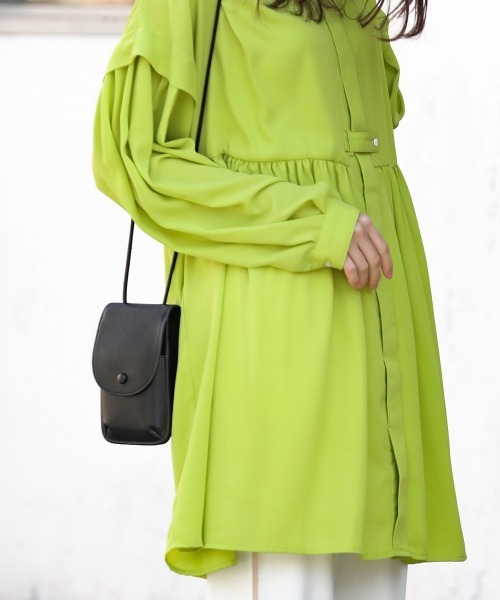 Bou Jeloud（ブージュルード）の「タックスリーブギャザーチュニック（シャツ/ブラウス・レディース・ネイビー/オフホワイト/グリーン・38）」の9枚目の写真