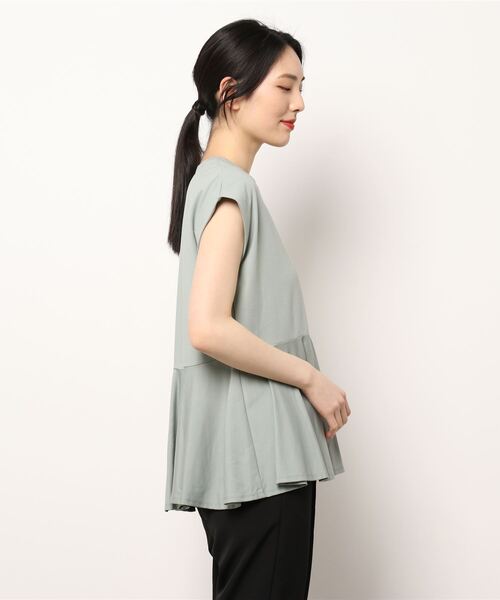 Luftrobe(ルフトローブ)の「《Luftrobe》接触冷感・裾フリルカットソー(Tシャツ/カットソー・レディース・ブラック/オフホワイト/グリーン・9号)」の14枚目の写真