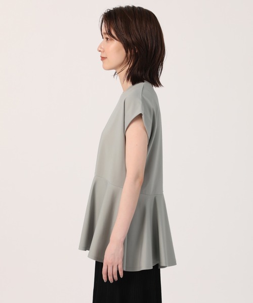 Luftrobe(ルフトローブ)の「《Luftrobe》接触冷感・裾フリルカットソー(Tシャツ/カットソー・レディース・ブラック/オフホワイト/グリーン・9号)」の5枚目の写真