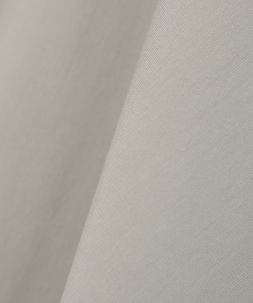 Luftrobe(ルフトローブ)の「《Luftrobe》接触冷感・裾フリルカットソー(Tシャツ/カットソー・レディース・ブラック/オフホワイト/グリーン・9号)」の7枚目の写真