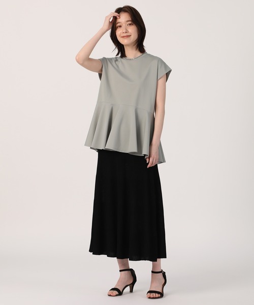Luftrobe(ルフトローブ)の「《Luftrobe》接触冷感・裾フリルカットソー(Tシャツ/カットソー・レディース・ブラック/オフホワイト/グリーン・9号)」の8枚目の写真