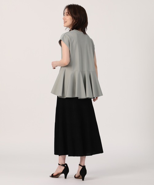 Luftrobe(ルフトローブ)の「《Luftrobe》接触冷感・裾フリルカットソー(Tシャツ/カットソー・レディース・ブラック/オフホワイト/グリーン・9号)」の9枚目の写真