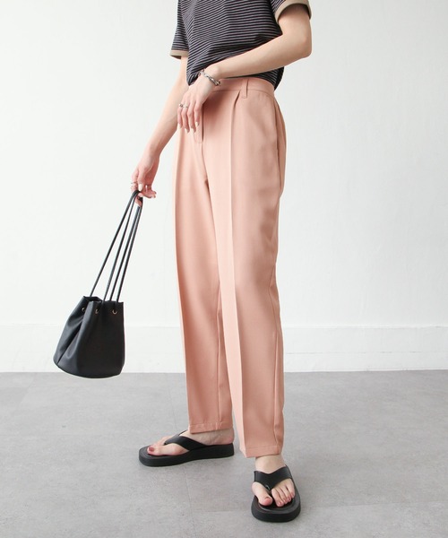 Chillfar(チルファー)の「カラーテーパードスラックスパンツ(スラックス・レディース・ブラック/ダークブラウン/ブラウン/レッド/ピンク/オレンジ/ブルー/グリーン/ライトブラウン/ミント/マスタード/グレイッシュベージュ/グレイッシュブルー/アイボリー系/グリーン系・MEDIUM/LARGE)」の13枚目の写真