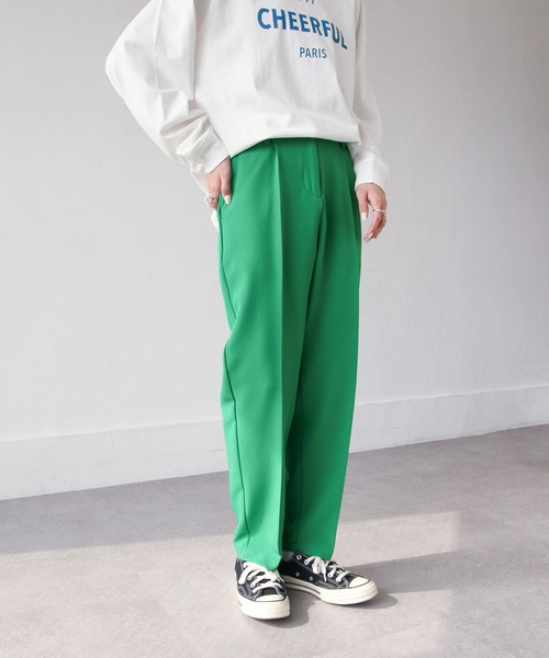 Chillfar(チルファー)の「カラーテーパードスラックスパンツ(スラックス・レディース・ブラック/ダークブラウン/ブラウン/レッド/ピンク/オレンジ/ブルー/グリーン/ライトブラウン/ミント/マスタード/グレイッシュベージュ/グレイッシュブルー/アイボリー系/グリーン系・MEDIUM/LARGE)」の8枚目の写真