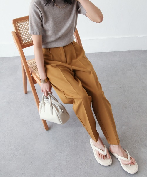 Chillfar(チルファー)の「カラーテーパードスラックスパンツ(スラックス・レディース・ブラック/ダークブラウン/ブラウン/レッド/ピンク/オレンジ/ブルー/グリーン/ライトブラウン/ミント/マスタード/グレイッシュベージュ/グレイッシュブルー/アイボリー系/グリーン系・MEDIUM/LARGE)」の5枚目の写真