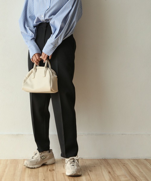 Chillfar(チルファー)の「カラーテーパードスラックスパンツ(スラックス・レディース・ブラック/ダークブラウン/ブラウン/レッド/ピンク/オレンジ/ブルー/グリーン/ライトブラウン/ミント/マスタード/グレイッシュベージュ/グレイッシュブルー/アイボリー系/グリーン系・MEDIUM/LARGE)」の17枚目の写真