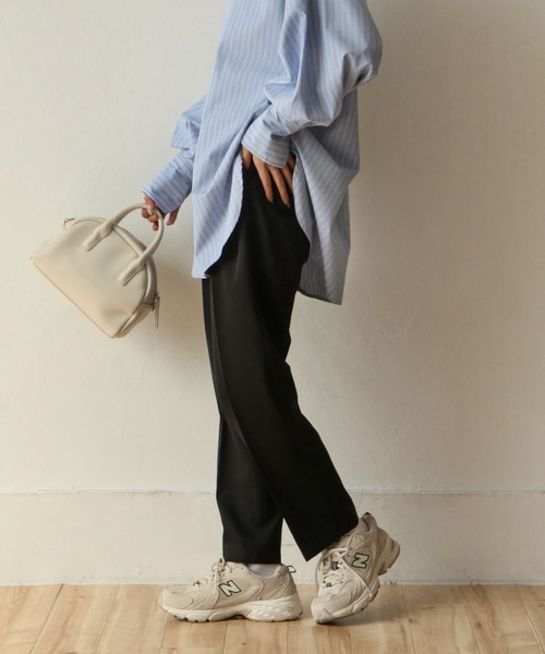 Chillfar(チルファー)の「カラーテーパードスラックスパンツ(スラックス・レディース・ブラック/ダークブラウン/ブラウン/レッド/ピンク/オレンジ/ブルー/グリーン/ライトブラウン/ミント/マスタード/グレイッシュベージュ/グレイッシュブルー/アイボリー系/グリーン系・MEDIUM/LARGE)」の19枚目の写真