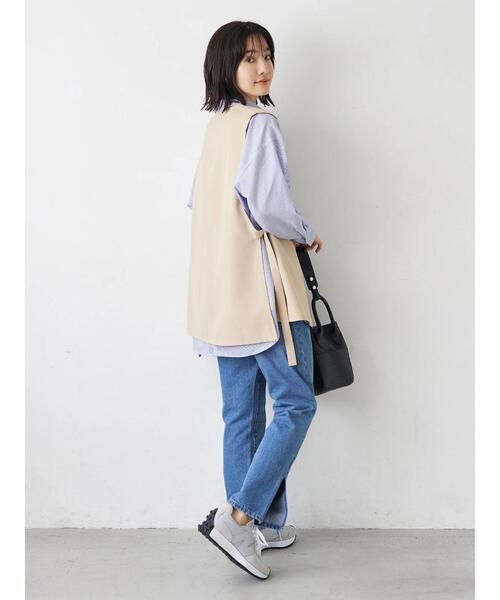 Green　Parks（グリーンパークス）の「サイドベルトベスト（ベスト・レディース・ベージュ/ブラック・FREE）」の4枚目の写真