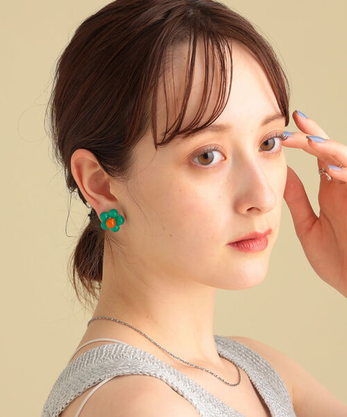 Ray BEAMS（レイビームス）の「Holly Jackie / フラワー ビーズ ピアス（ピアス（両耳用）・レディース・ピンク/イエロー/ブルー/グリーン・ONE SIZE）」の5枚目の写真