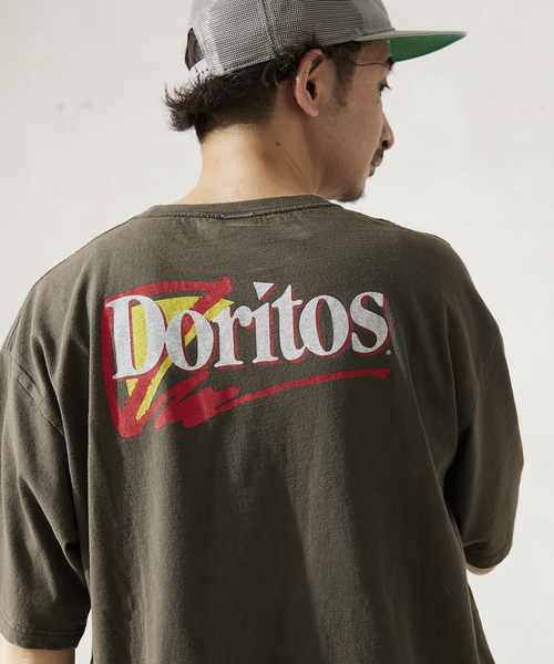 JOURNAL STANDARD relume(ジャーナルスタンダード レリューム)の「【ARTEX / アルテックス】別注 SNACKロゴ 半袖Tシャツ(Tシャツ/カットソー・メンズ・ブラック/ブラック系その他/ブラック系その他2・MEDIUM/LARGE)」の17枚目の写真