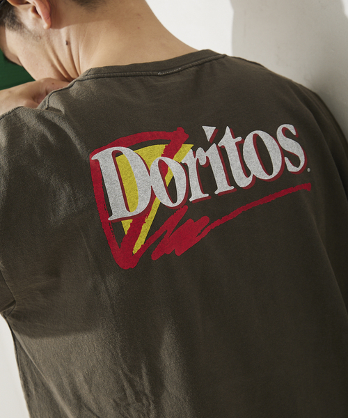 JOURNAL STANDARD relume(ジャーナルスタンダード レリューム)の「【ARTEX / アルテックス】別注 SNACKロゴ 半袖Tシャツ(Tシャツ/カットソー・メンズ・ブラック/ブラック系その他/ブラック系その他2・MEDIUM/LARGE)」の19枚目の写真