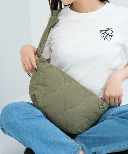 LAC-VERT（ラック・ヴェール）の「キルティングスモールショルダーバッグ（ショルダーバッグ・レディース・ブラック/ホワイト/イエロー/カーキ/モカ/ライトピンク/ライトブルー・FREE）」の14枚目の写真