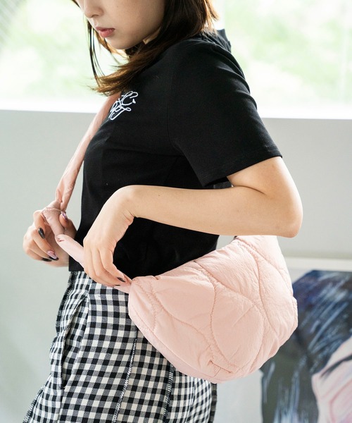 LAC-VERT(ラック・ヴェール)の「キルティングスモールショルダーバッグ(ショルダーバッグ・レディース・ブラック/ホワイト/イエロー/カーキ/モカ/ライトピンク/ライトブルー・FREE)」の20枚目の写真