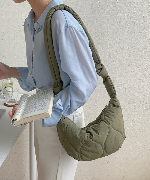 LAC-VERT（ラック・ヴェール）の「キルティングスモールショルダーバッグ（ショルダーバッグ・レディース・ブラック/ホワイト/イエロー/カーキ/モカ/ライトピンク/ライトブルー・FREE）」の11枚目の写真