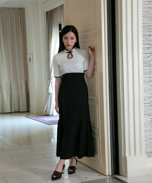 ANDGEEBEE（アンジービー）の「パイピングチャイナトップス（その他トップス・レディース・ホワイト/ブラック・MEDIUM）」の3枚目の写真