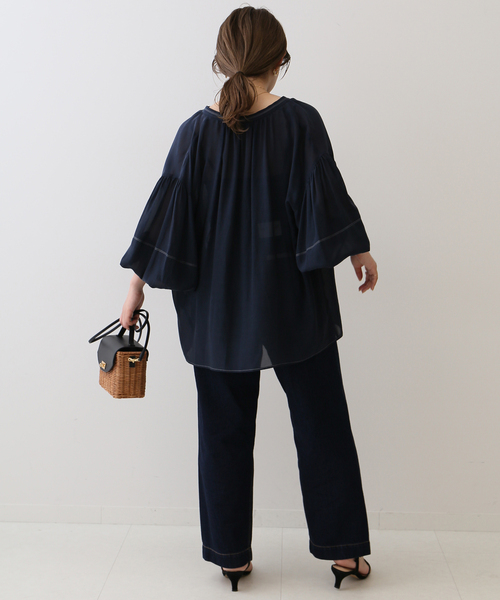 シアーステッチボリュームスリーブブラウス