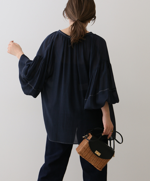 シアーステッチボリュームスリーブブラウス