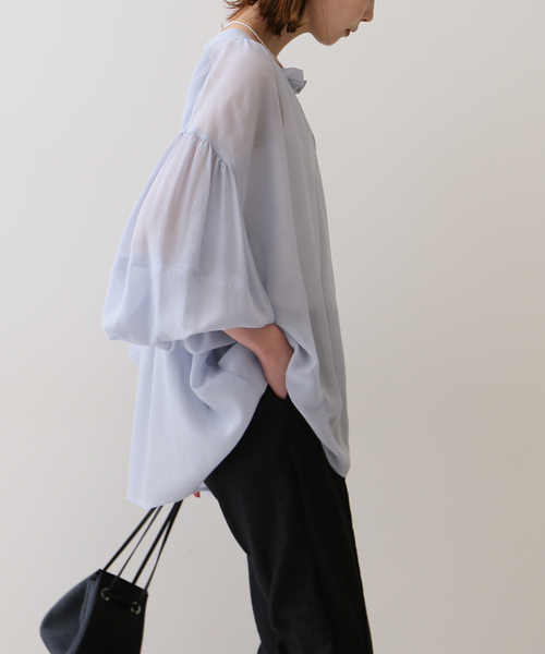 シアーステッチボリュームスリーブブラウス