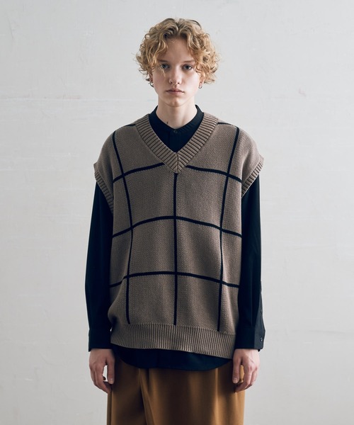DOOPZ（ドープス）の「Vネックニットベスト（ベスト・メンズ・ブラック/ベージュ・SMALL/MEDIUM/LARGE）」の22枚目の写真