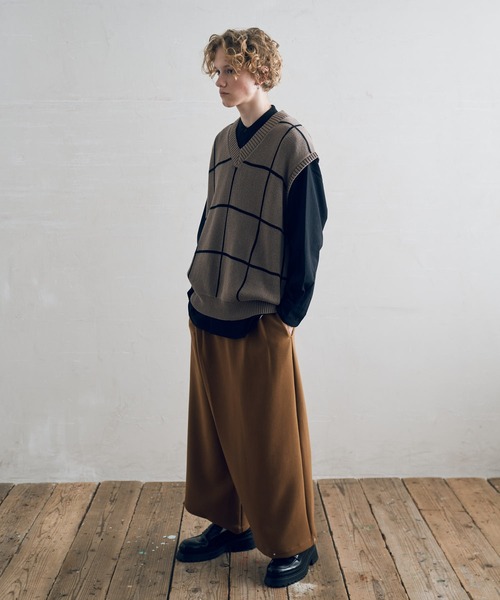 DOOPZ（ドープス）の「Vネックニットベスト（ベスト・メンズ・ブラック/ベージュ・SMALL/MEDIUM/LARGE）」の6枚目の写真