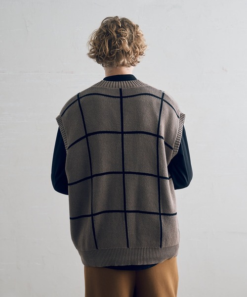 DOOPZ（ドープス）の「Vネックニットベスト（ベスト・メンズ・ブラック/ベージュ・SMALL/MEDIUM/LARGE）」の14枚目の写真