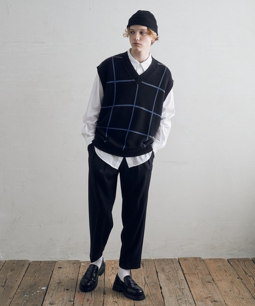 DOOPZ（ドープス）の「Vネックニットベスト（ベスト・メンズ・ブラック/ベージュ・SMALL/MEDIUM/LARGE）」の4枚目の写真