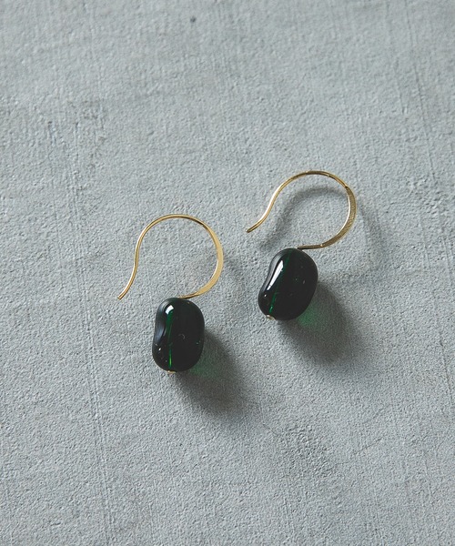 A part by（アパートバイ）の「ガラスピアス　168025（ピアス（両耳用）・レディース・グリーン/その他・FREE）」の2枚目の写真