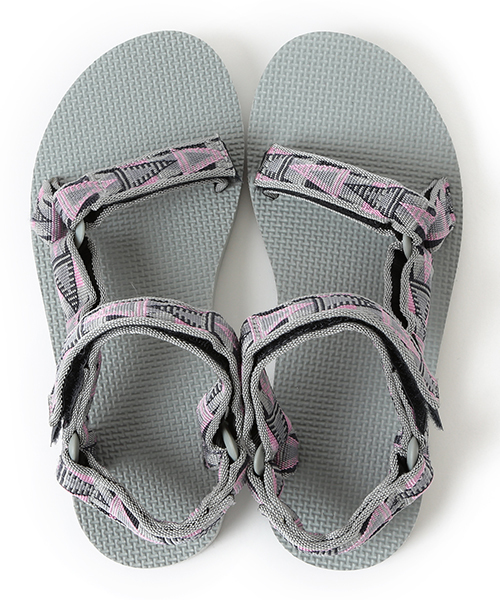 Teva（テバ）の「TEVA / ユニバーサル サンダル（サンダル・レディース・パープル/ピンク・5/7/6/8）」の13枚目の写真